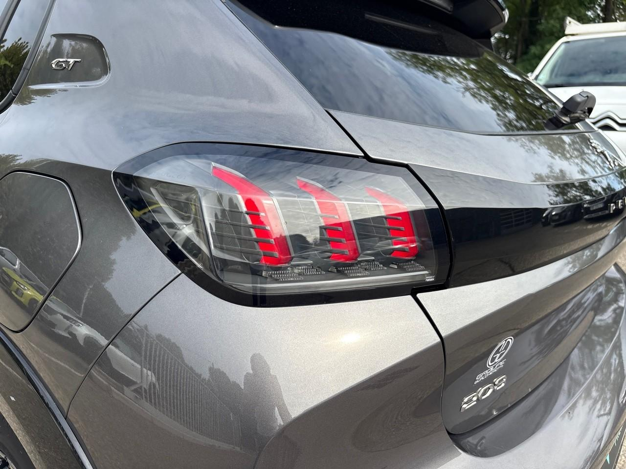 Peugeot 208 1.2 puretech 100ch s&s gt — photo 18