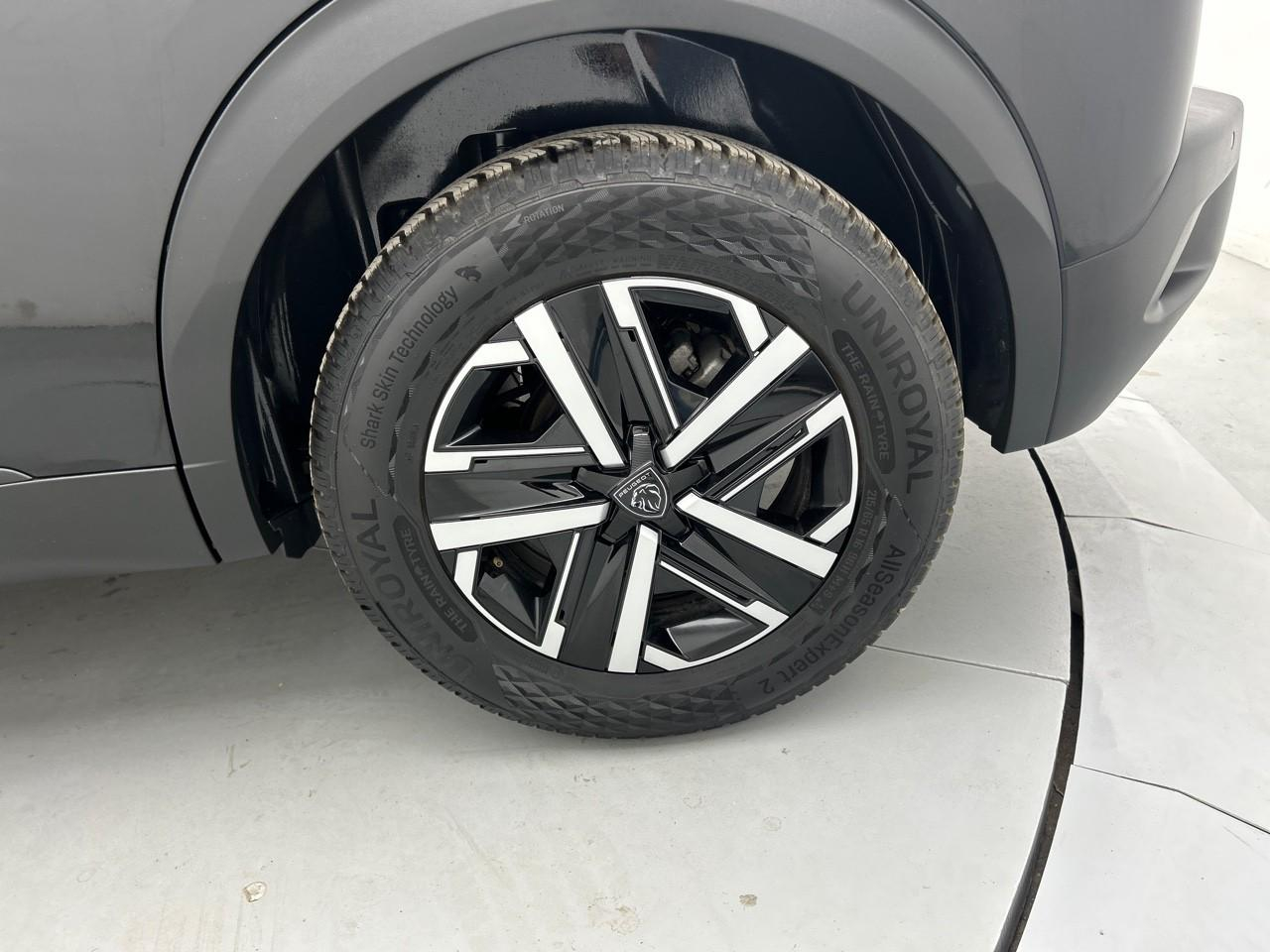 Peugeot 2008 hybrid 145 e-dcs6 style — photo 16