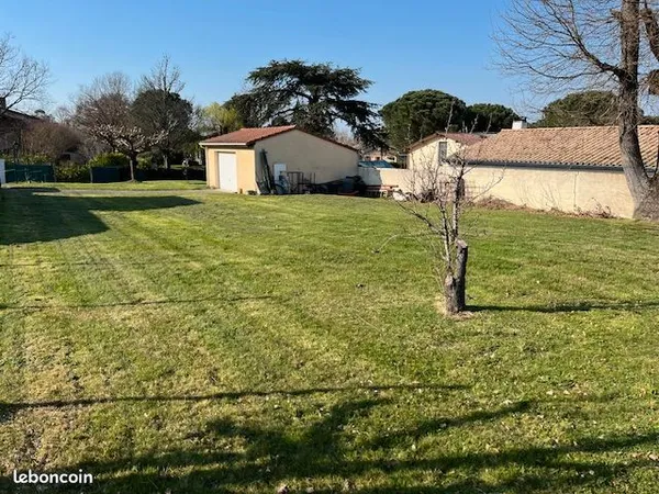 Terrain - 678m²