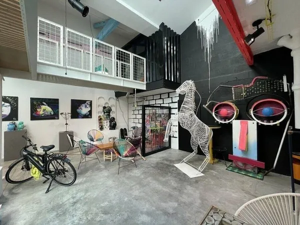 Bureau 323 m²