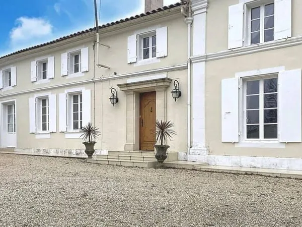 Maison 12 pièces 340 m²