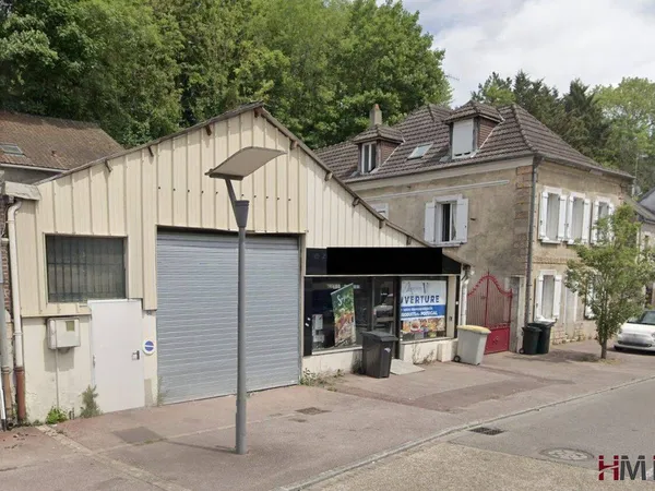 Local commercial 3 pièces 288 m²