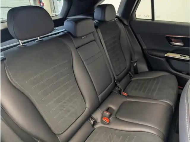 Mercedes Glc suv 300 de 4matic amg line — photo 12