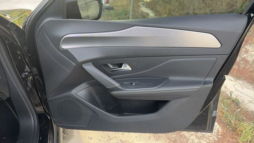 Peugeot 308 1.2 PureTech 130 EAT8 - GT – 2023 – 41992 km – Essence – Boîte Automatique — photo 23