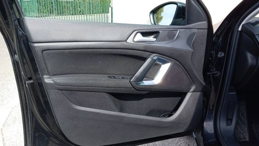 Peugeot 308 1.6 BlueHDi 120 EAT6 - Active – 2018 – 136051 km – Diesel – Boîte Automatique — photo 24