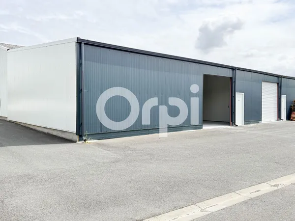 Local d'activité 141 m²