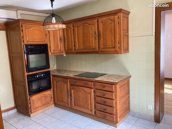 Maison avec cuisine, séjour, 4 chambres, 94m2