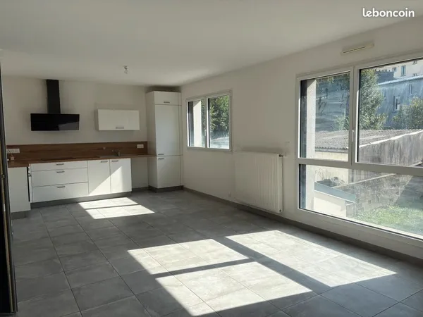 Charmant T4 75 m², 3 chambres, parking, Brest centre proche St Luc