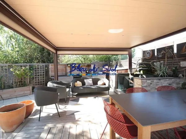 Villa avec piscine aux prestations soignées