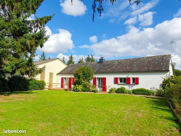 Longère avec quatre chambres, grand jardin, terrain supplémentaire et grand hangar - au bord du cana