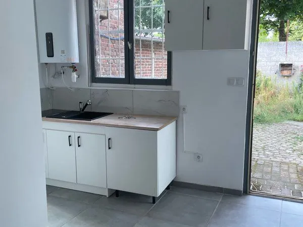 À louer appartement 28m2 plein centre noyon rdc sur cour