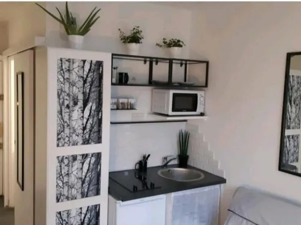 Studio 1 pièce 13 m²