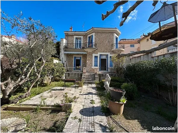 Immeuble 166 m²