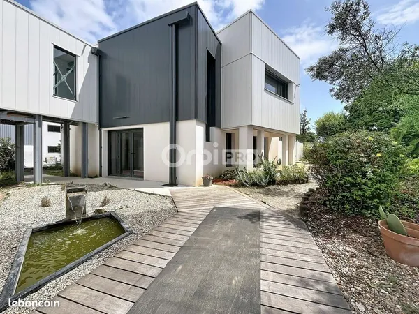 Bureau 269 m²