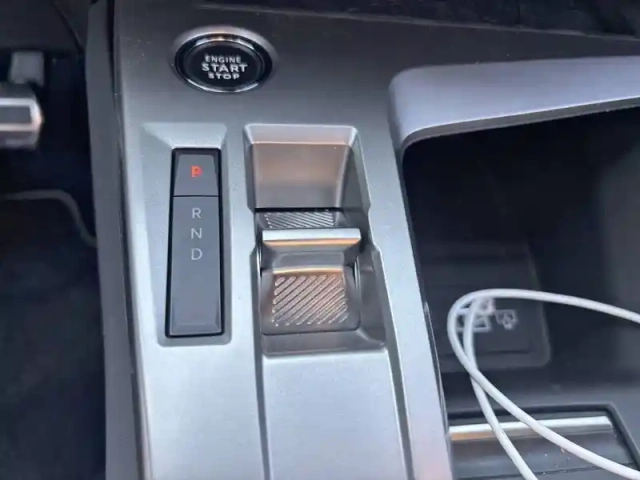 Peugeot 408 electrique 58 kwh 210ch — photo 34