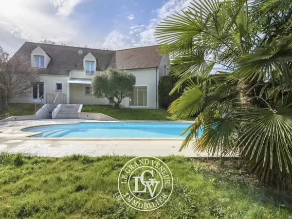 Maison 8 pièces 260 m²