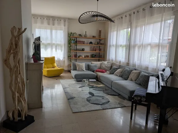 Maison 7 pièces 244 m²