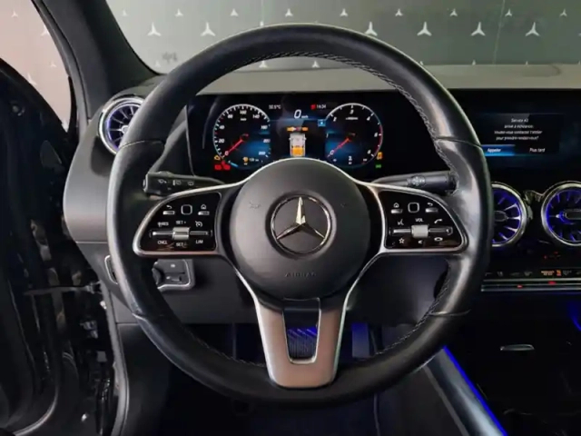 Mercedes Gla 200 d progressive line — photo 49