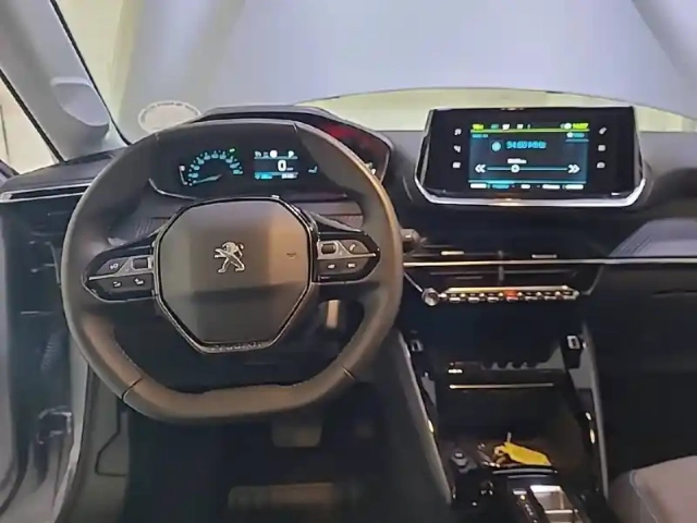 Peugeot 208 electrique 50 kwh 136ch — photo 31