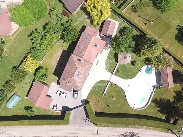 Propriété 8 pièces 206 m²