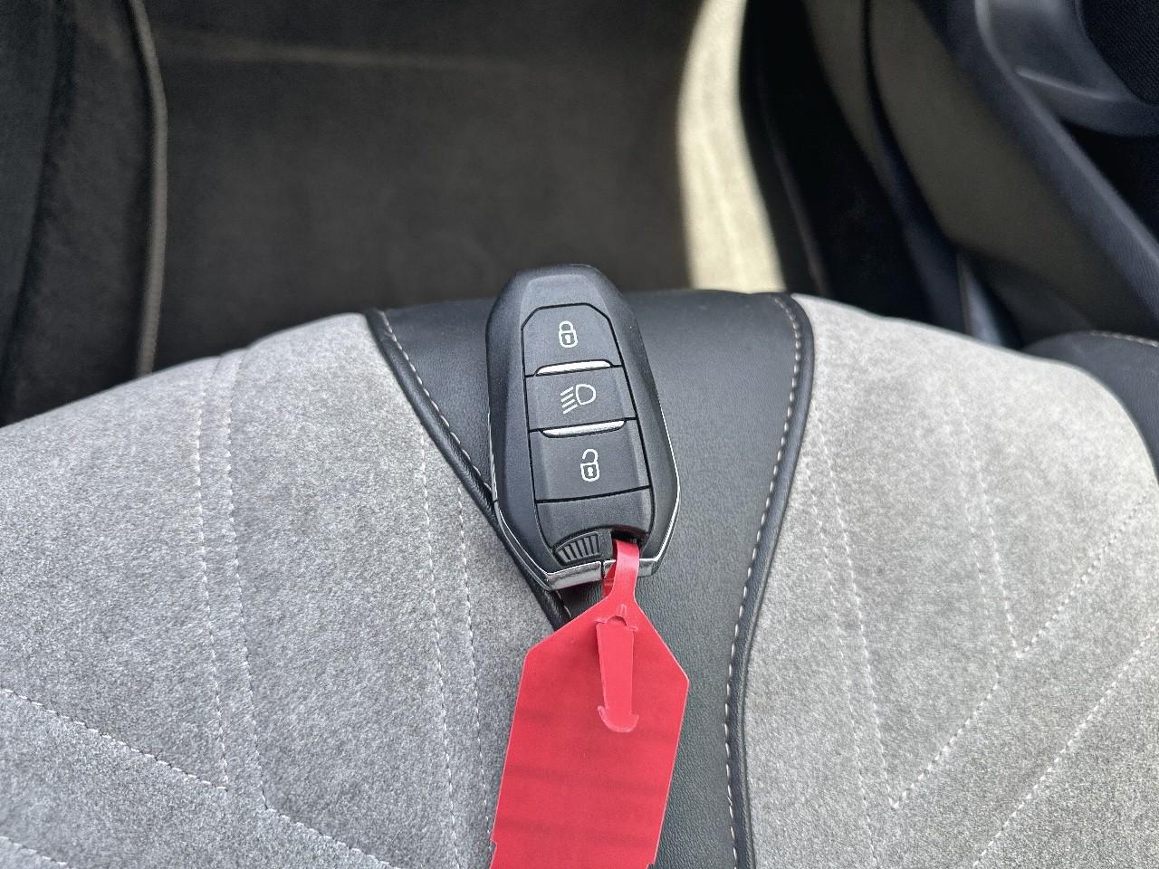 Peugeot 3008 hybrid 225ch gt e-eat8 — photo 22