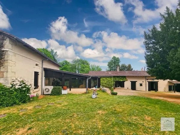 Maison 9 pièces 273 m²