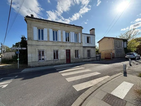 Maison 8 pièces 195 m²