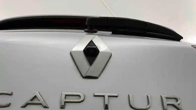 Renault Captur e-tech 145 - 21 — photo 29