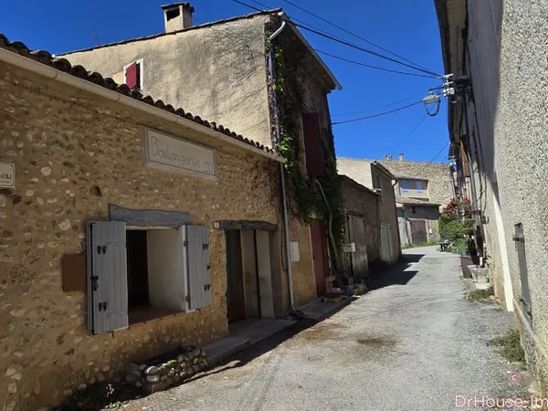 Maison de village à fort potentiel de 57 m² - Ancienne boulangerie - Allemagne-en-Provence