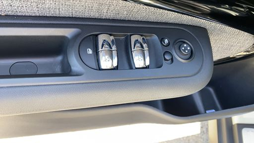 Mini Clubman 1.5 Cooper 136 - Business Design – 2022 – 43707 km – Essence – Boîte Manuelle — photo 4