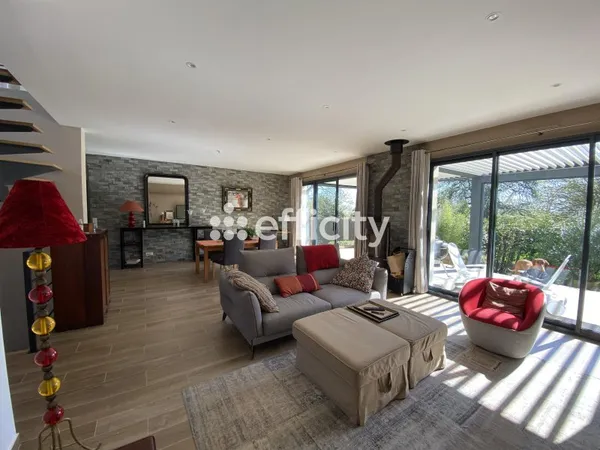 Maison 8 pièces 245 m²
