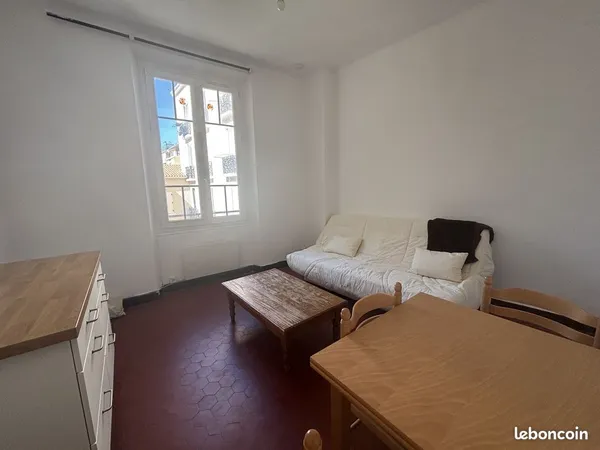 Studio 1 pièce 28 m²