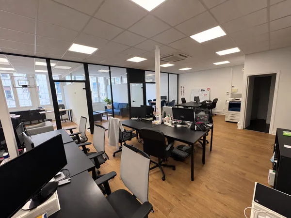 Local professionnel 189 m²