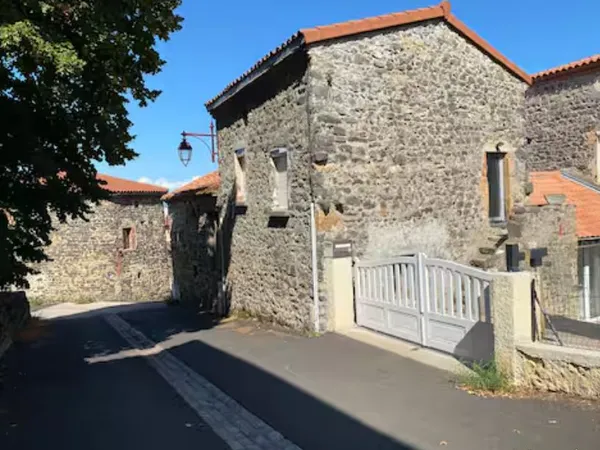 Maisons + Studio INVESTISSEZ DANS UN BIEN QUI GÉNÈRE DÉJÀ DES REVENUS