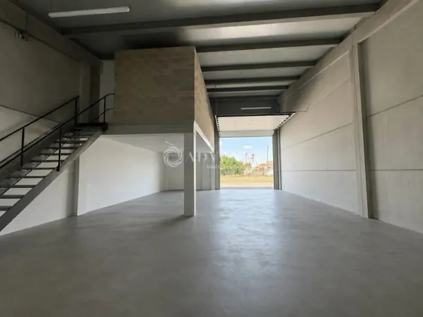 Local 240 m²