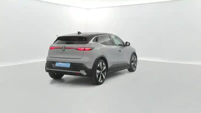 Renault Megane e-tech ev60 220 ch optimum charge — photo 31