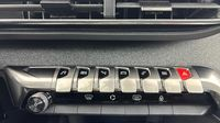 Peugeot 5008 1.2 PureTech 130ch S&S Allure Pack EAT8 — photo 19