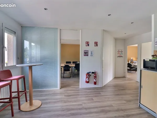 Bureaux 100 m² Saint-Étienne