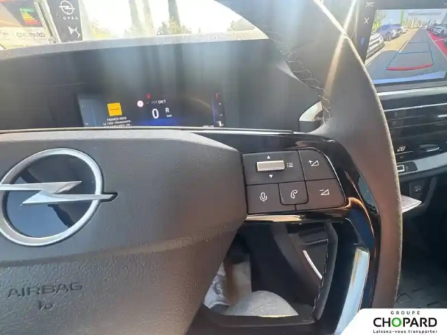 Opel Vivaro fgn sportive diesel 180 ch m automatique — photo 16