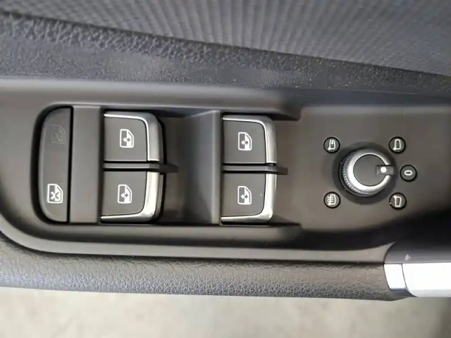 Audi Q2 35 tdi 150 s tronic 7 — photo 15