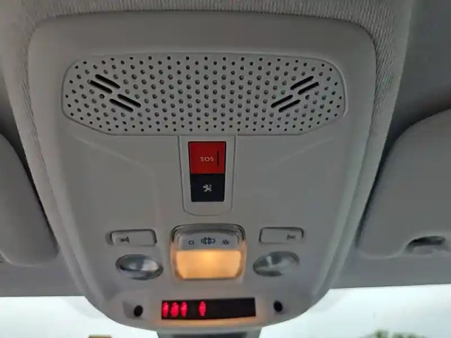 Peugeot 208 puretech 100 s&amp;s bvm6 — photo 15