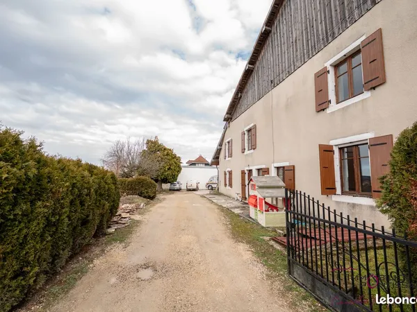Propriété 3 pièces 85 m²