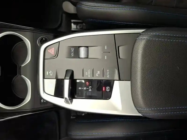 Bmw X1 sdrive 18i 136ch dkg7 — photo 6