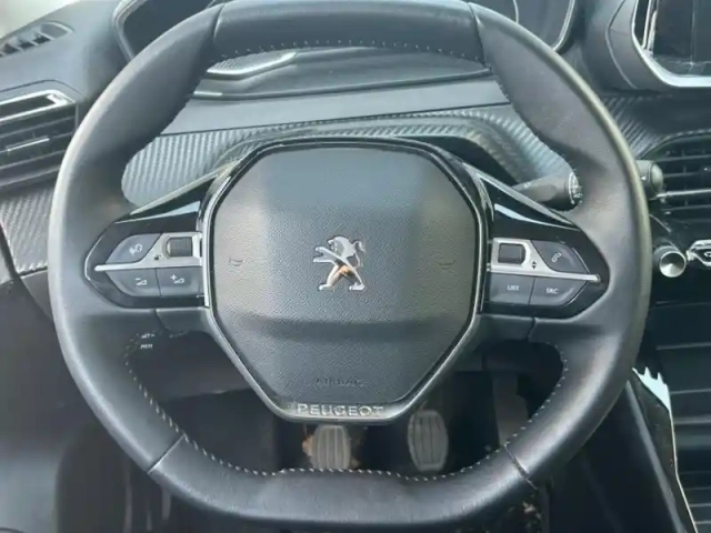 Peugeot 2008 1.2 puretech 100ch s&amp;s style — photo 15
