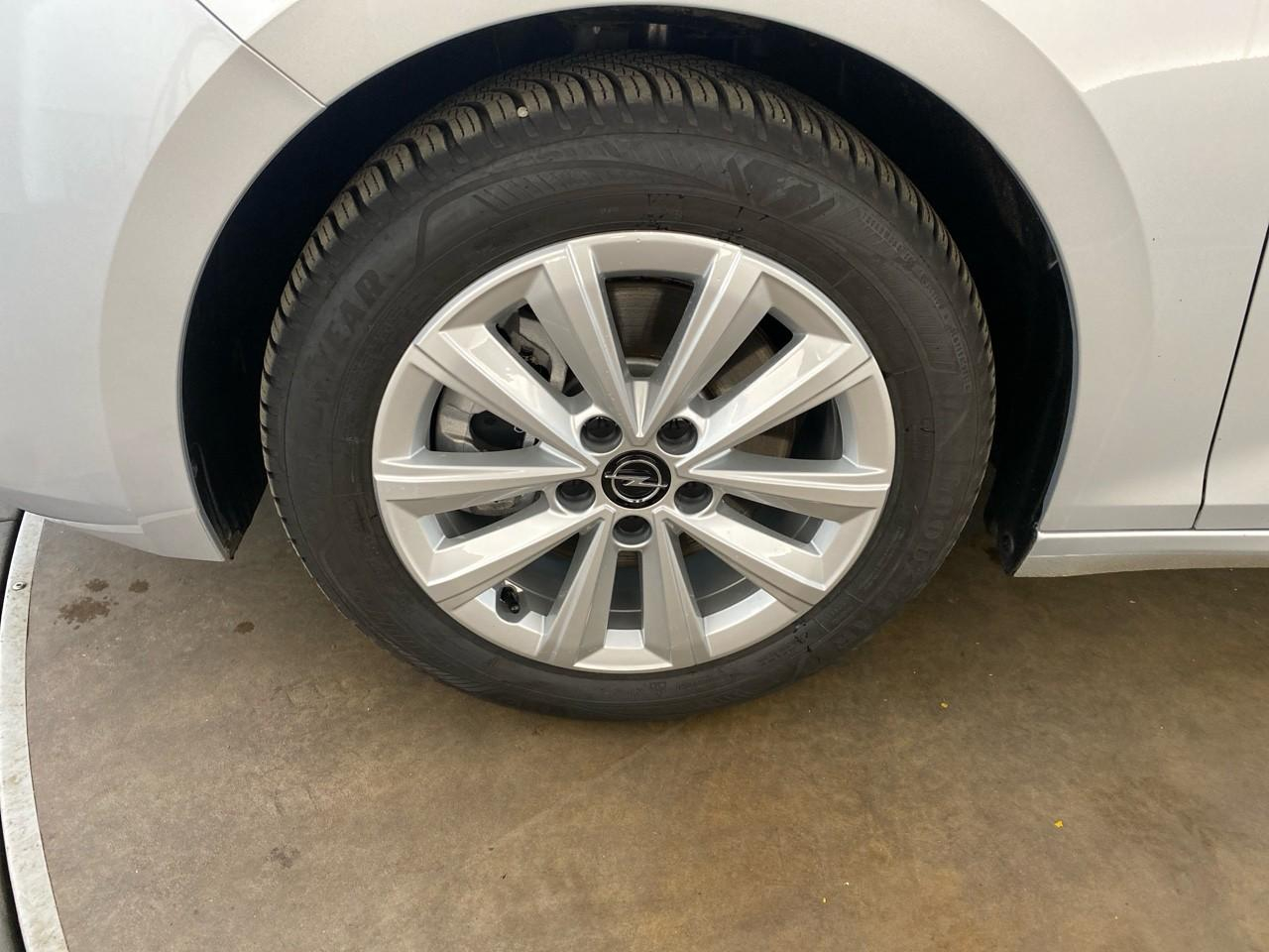 Opel Astra sports tourer 1.2 turbo hybride 145 ch e-dct6 busi — photo 11