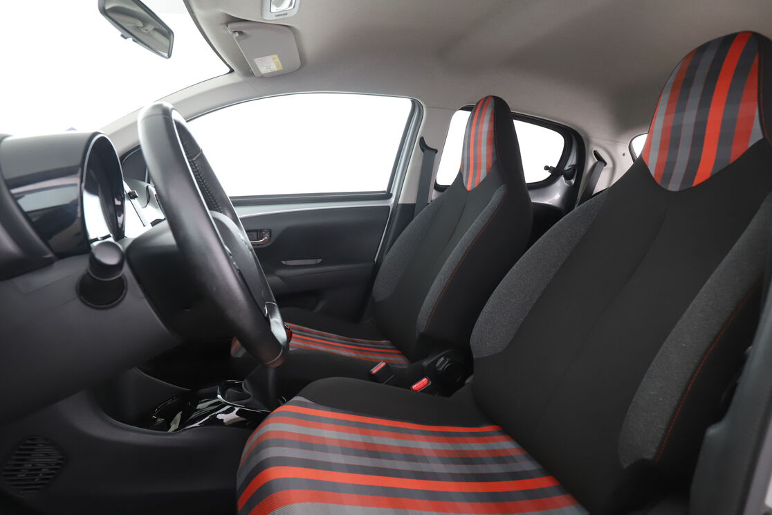 Peugeot 108 1.0 VTi Collection — photo 9