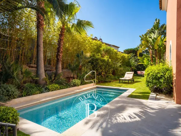 SAINT-TROPEZ - VILLA 4 CHAMBRES - PISCINE - CENTRE-VILLE