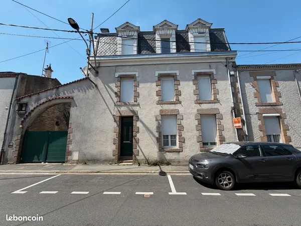 Maison 9 pièces 232 m²