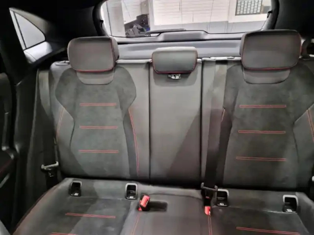 Mercedes Gla 200 d amg line — photo 14