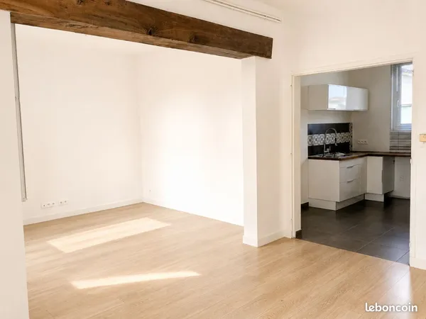 T2 bis de 70 m2 - propre et lumineux avec garage + jardin